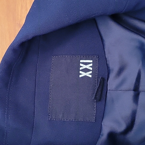 XXI - Picture 3 of 3